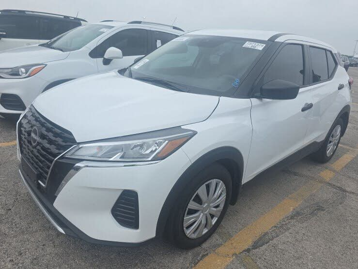 2024 NISSAN Kicks