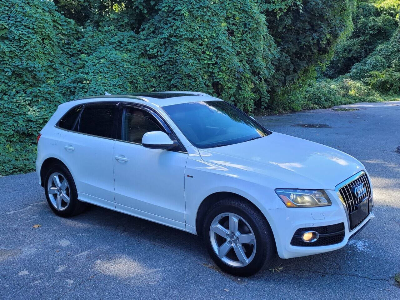 2011 AUDI Q5