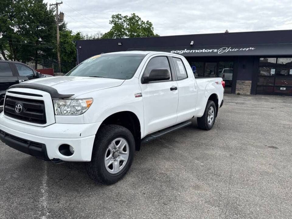 2011 TOYOTA Tundra