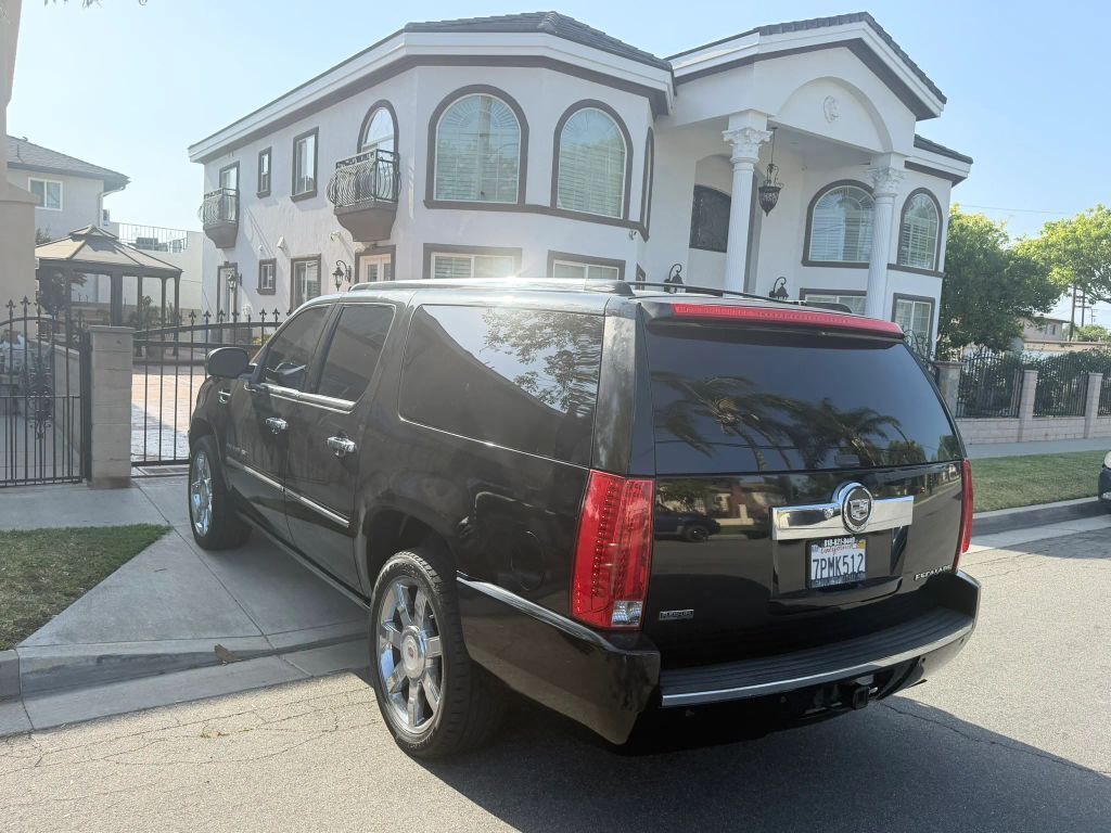2011 CADILLAC Escalade