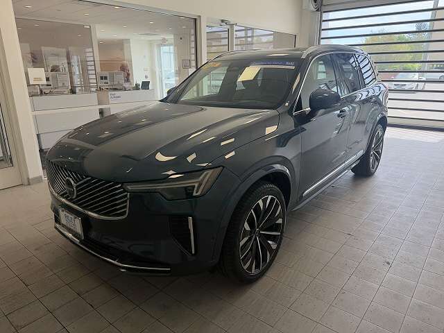 2025 VOLVO XC90