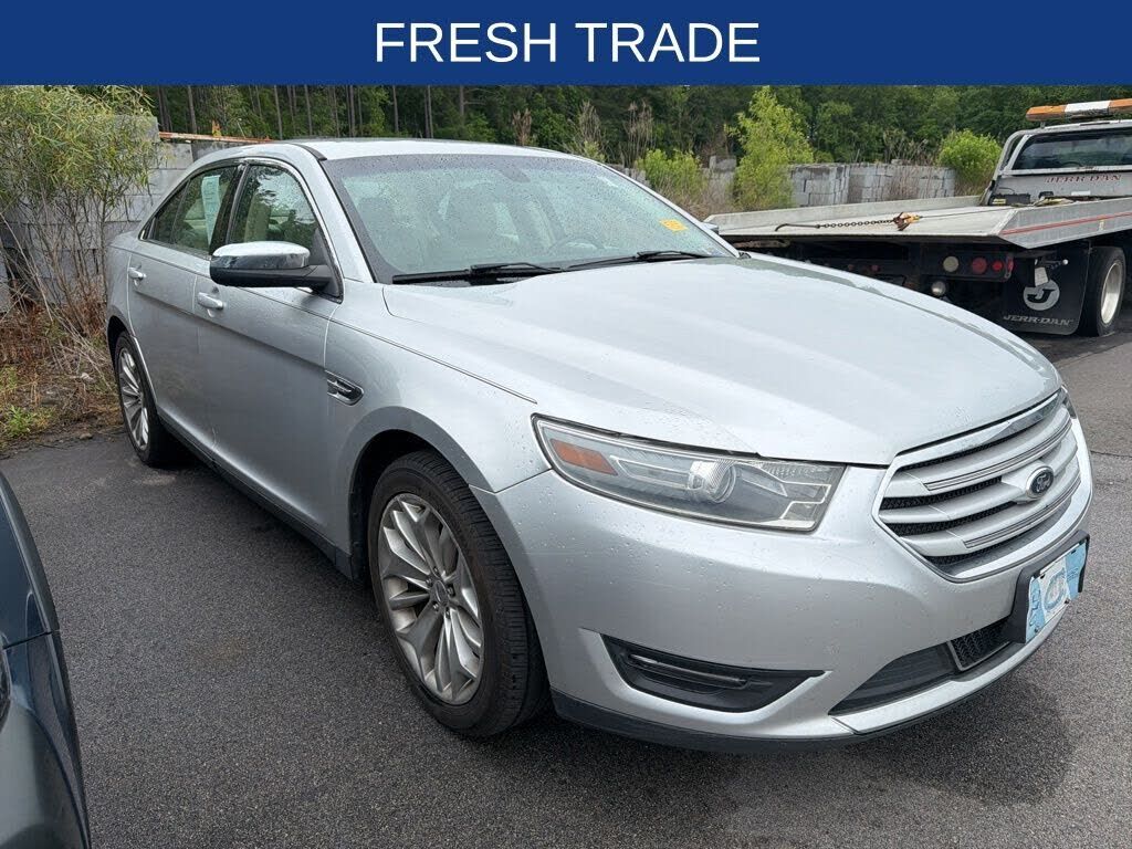 2013 FORD Taurus