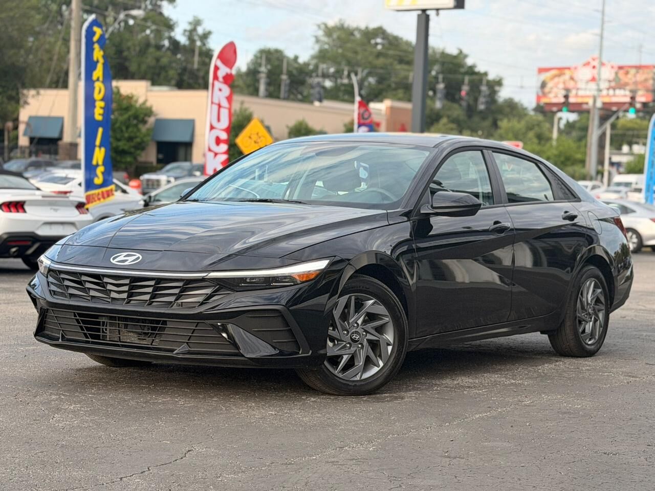2025 HYUNDAI Elantra