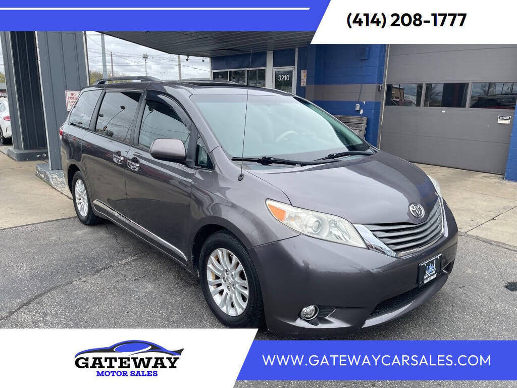 2013 TOYOTA Sienna