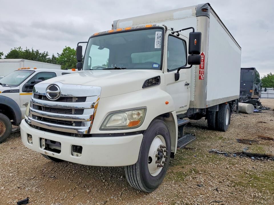 2013 HINO Incomplete Vehicle