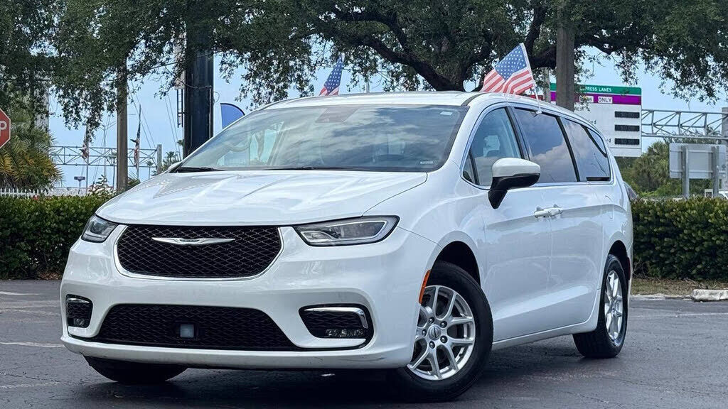 2023 CHRYSLER Pacifica