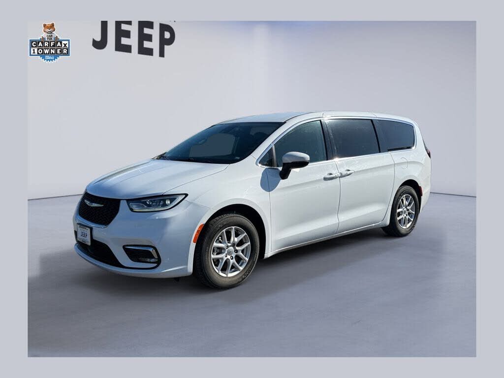 2023 CHRYSLER Pacifica