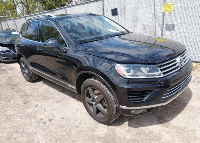 2017 VOLKSWAGEN Touareg