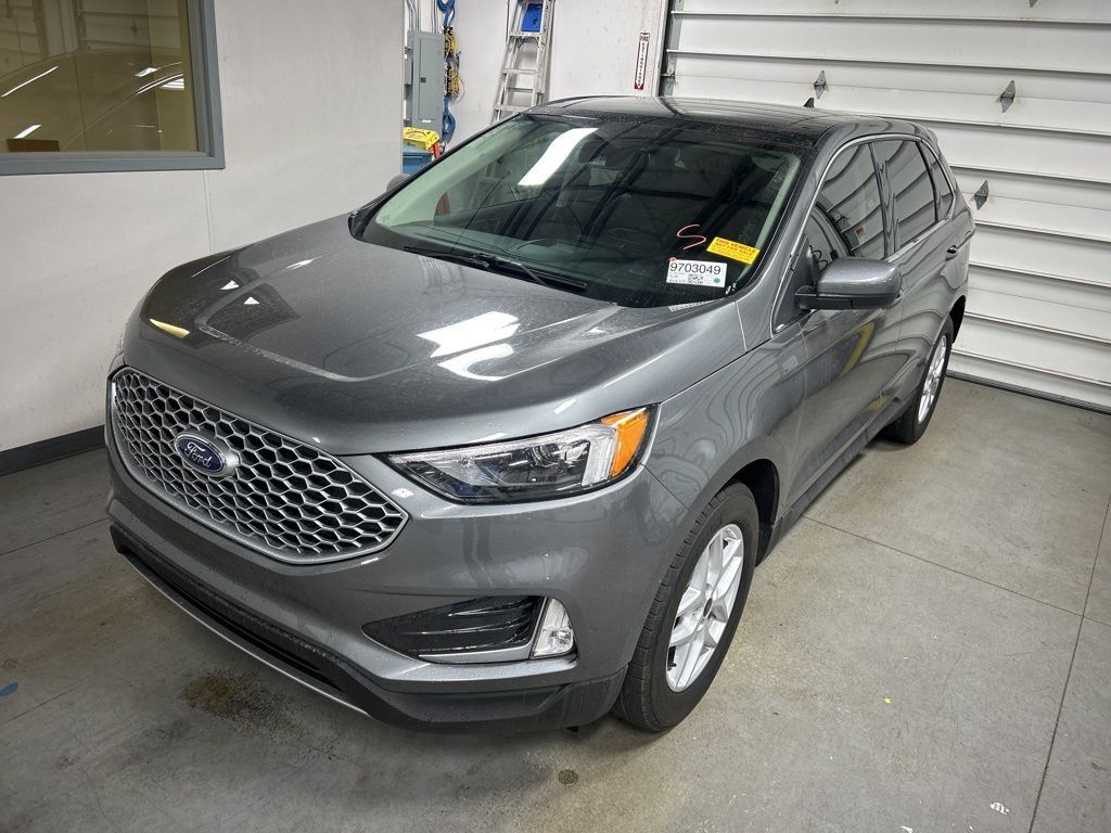 2023 FORD Edge