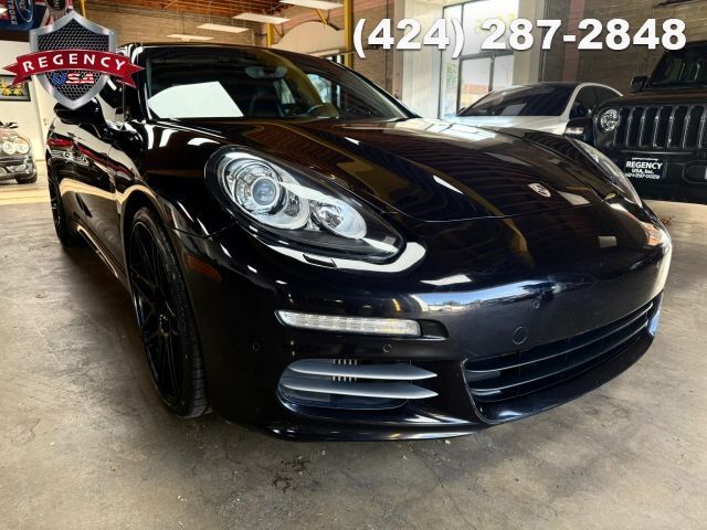 2015 PORSCHE Panamera
