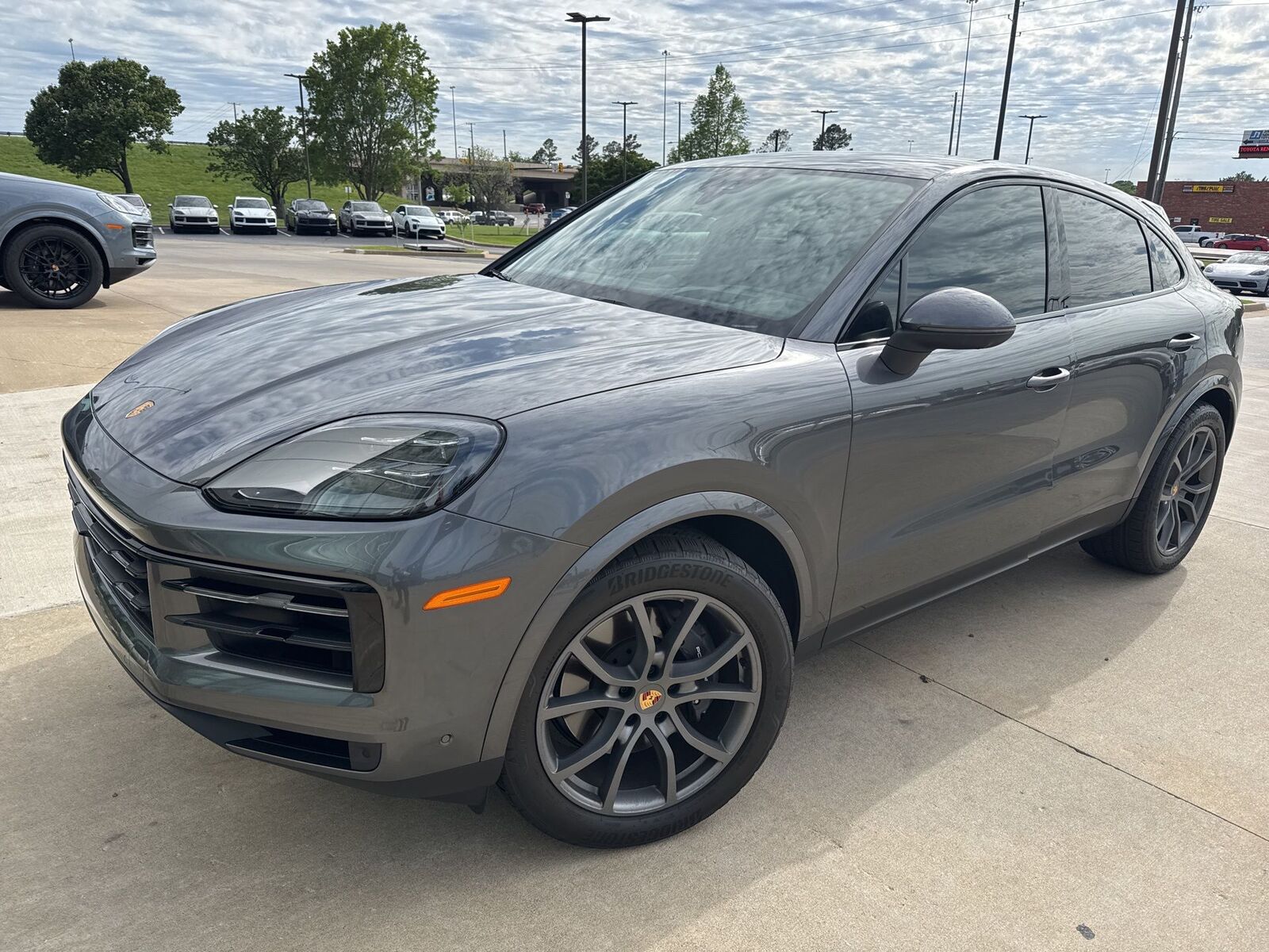 2024 PORSCHE Cayenne