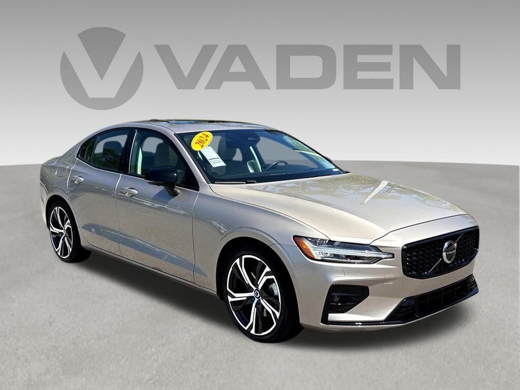 2024 VOLVO S60