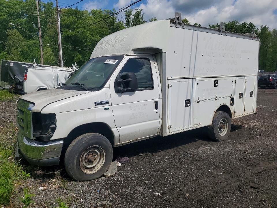 2013 FORD E-350