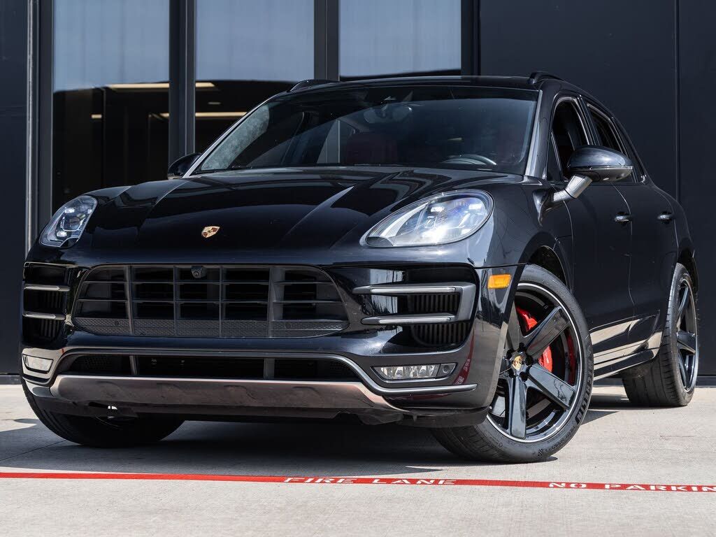 2017 PORSCHE Macan