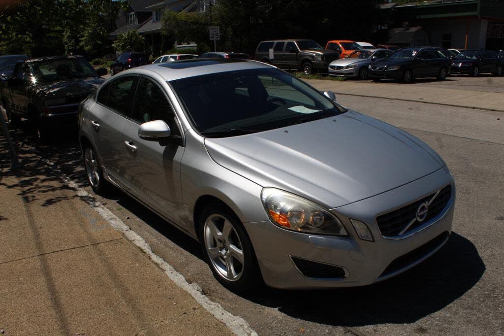 2012 VOLVO S60