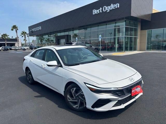 2024 HYUNDAI Elantra