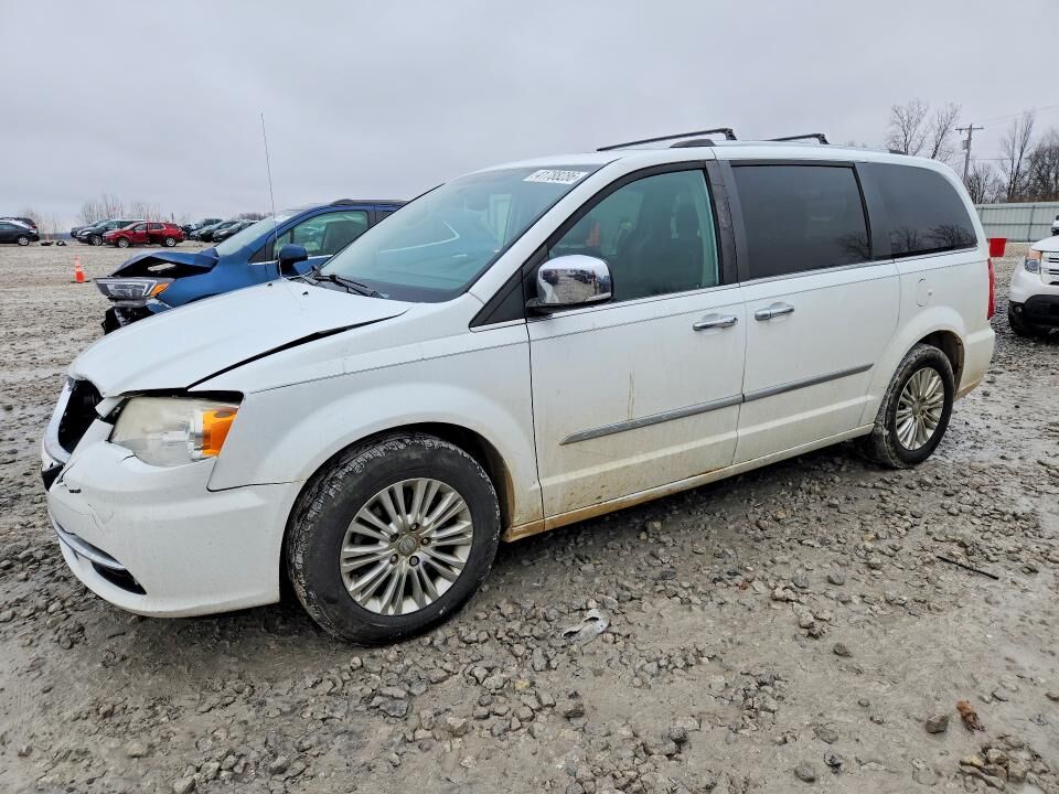2014 CHRYSLER Town and Country