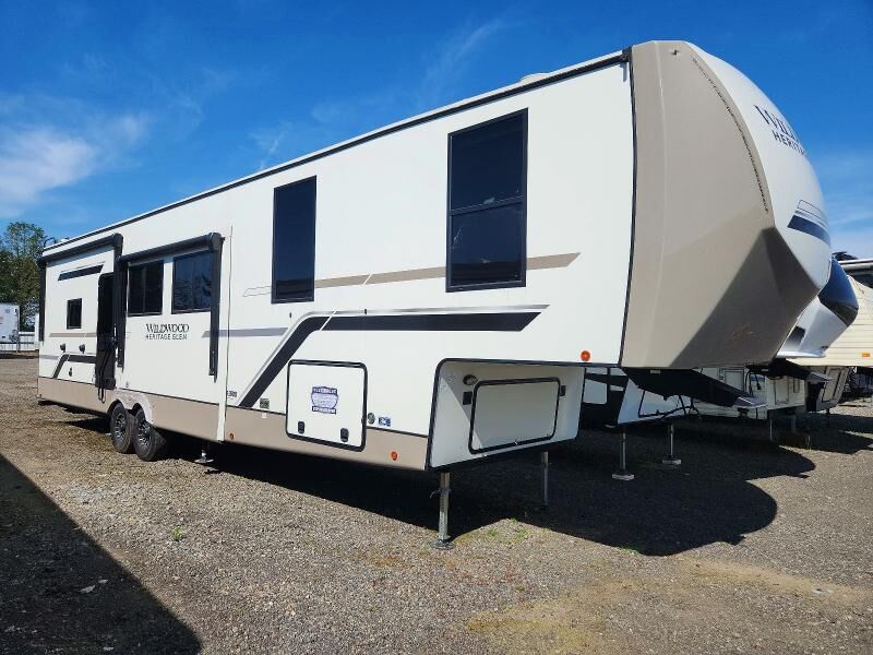 2024 FOREST RIVER Wildwood Laminated Towables