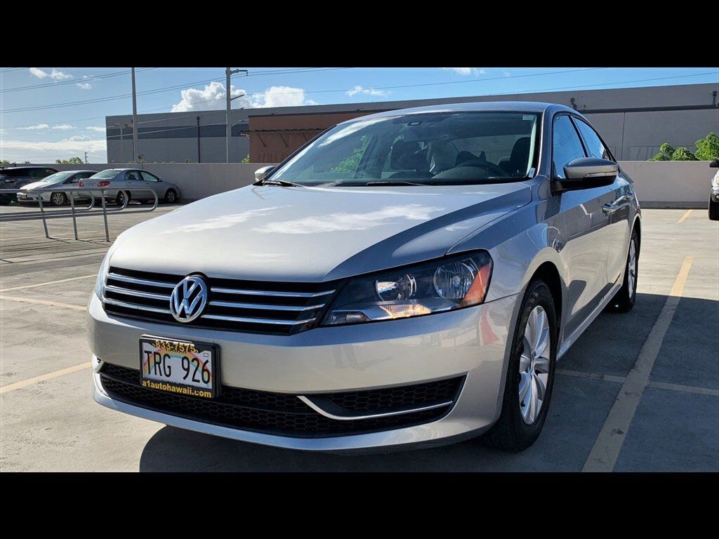 2013 VOLKSWAGEN Passat