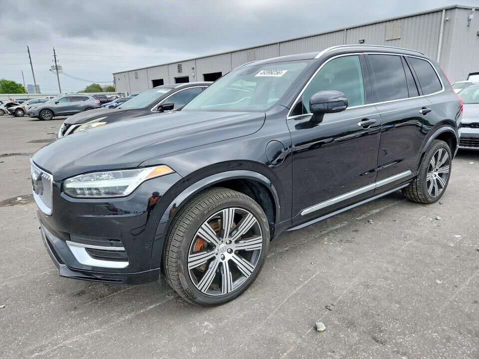 2021 VOLVO XC90
