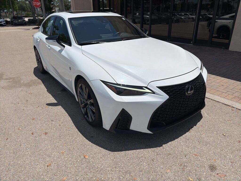 2021 LEXUS IS