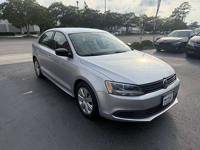 2011 VOLKSWAGEN Jetta