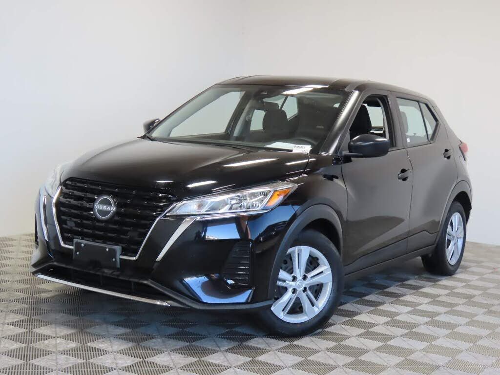 2024 NISSAN Kicks