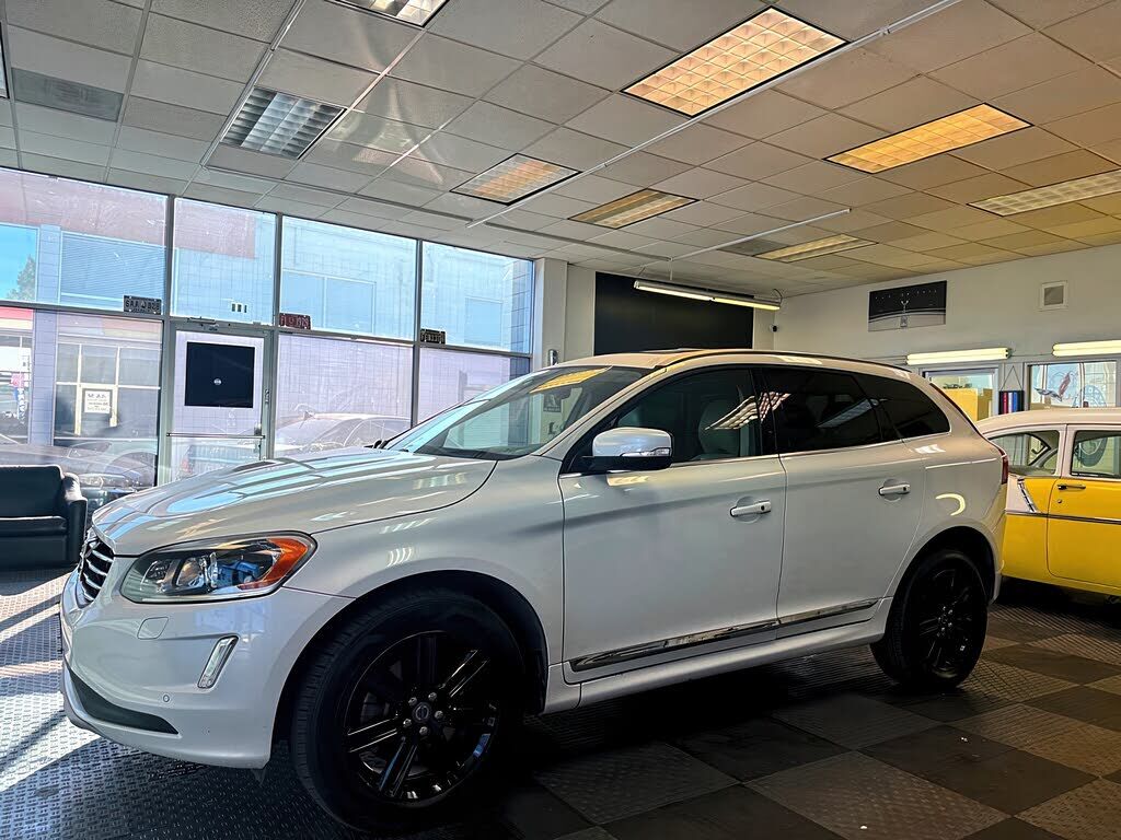 2016 VOLVO XC60