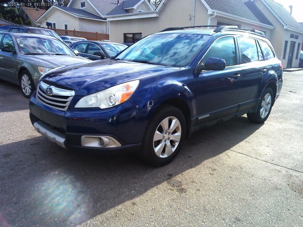 2011 SUBARU Outback