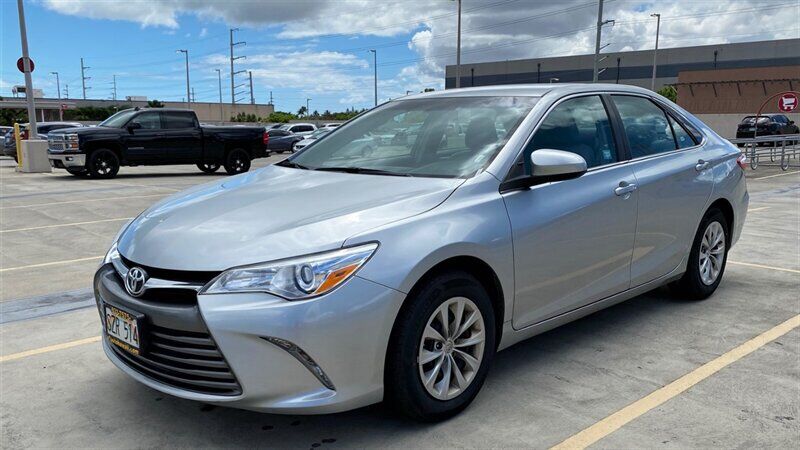 2017 TOYOTA Camry
