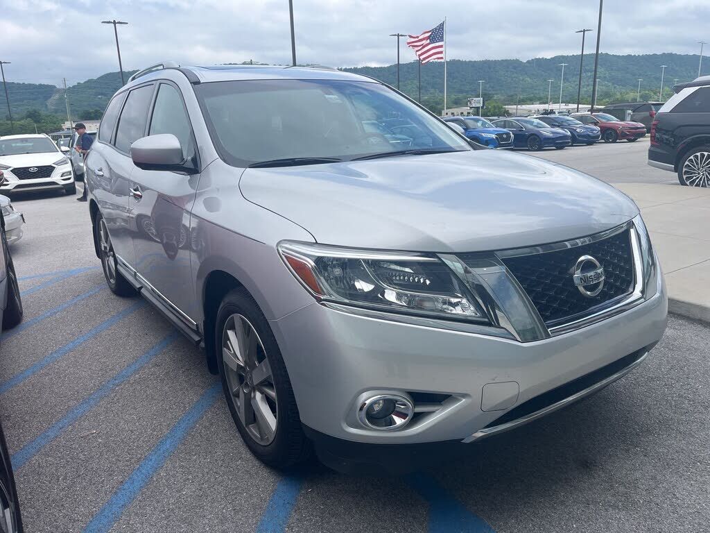 2016 NISSAN Pathfinder