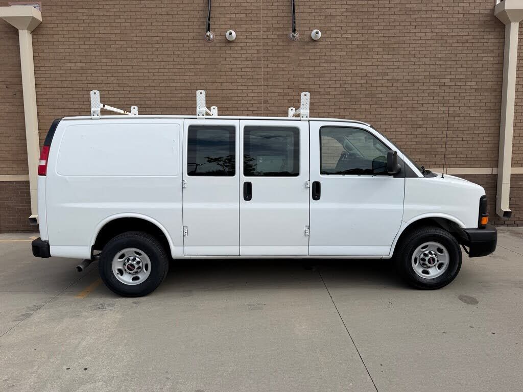 2016 GMC Savana