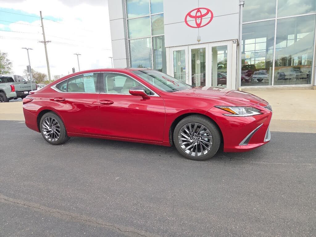 2025 LEXUS ES