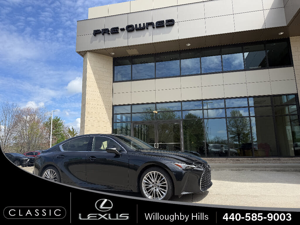 2023 LEXUS IS