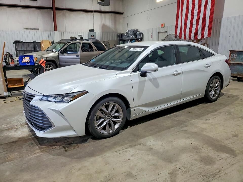 2020 TOYOTA Avalon