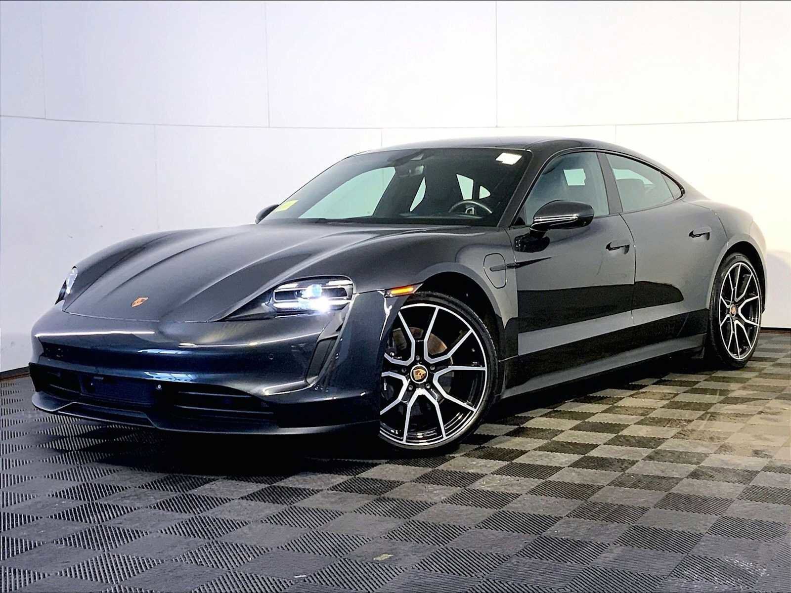 2022 PORSCHE Taycan