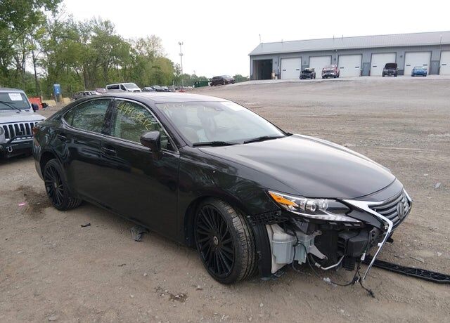 2017 LEXUS ES