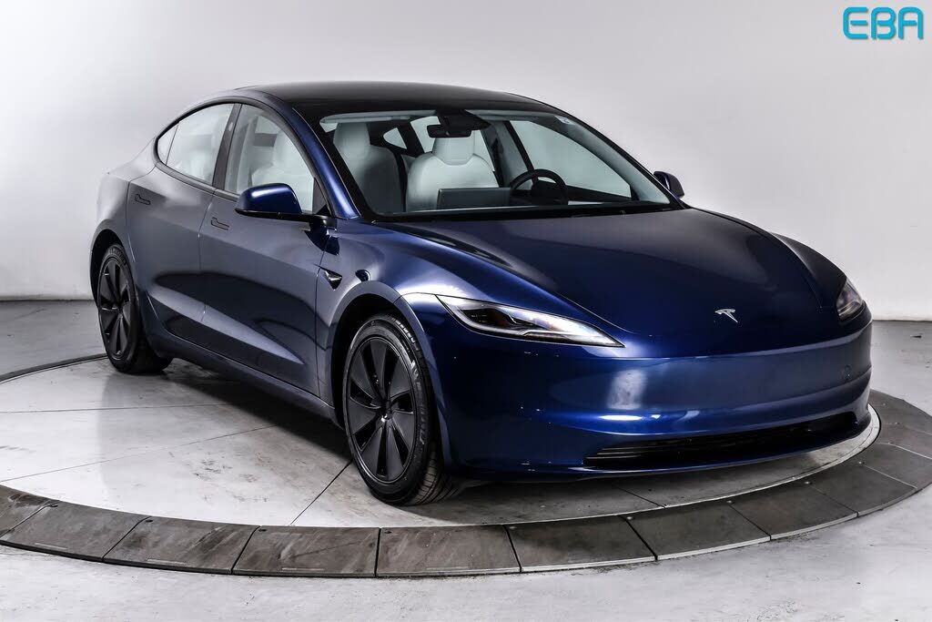 2025 TESLA Model 3