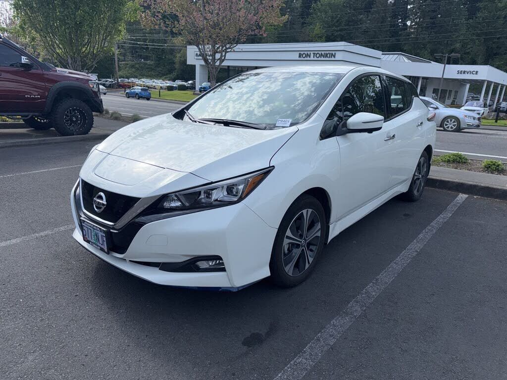 2022 NISSAN Leaf