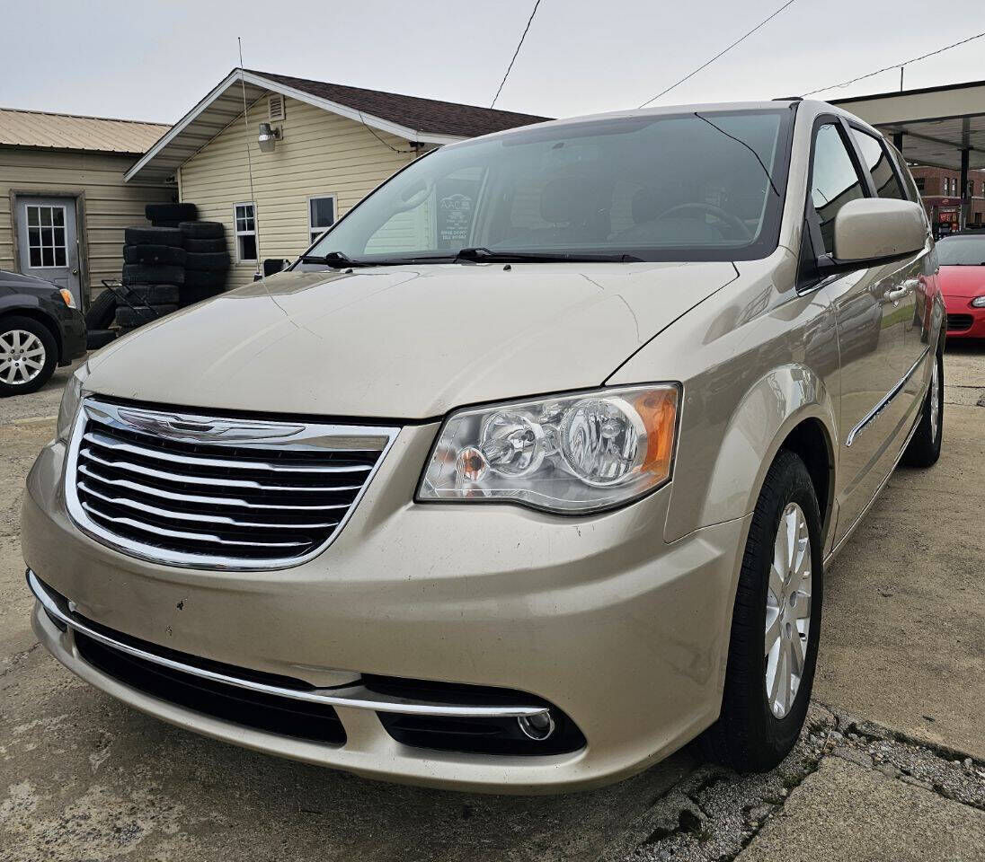 2014 CHRYSLER Town and Country