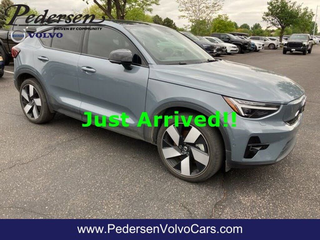 2023 VOLVO C40