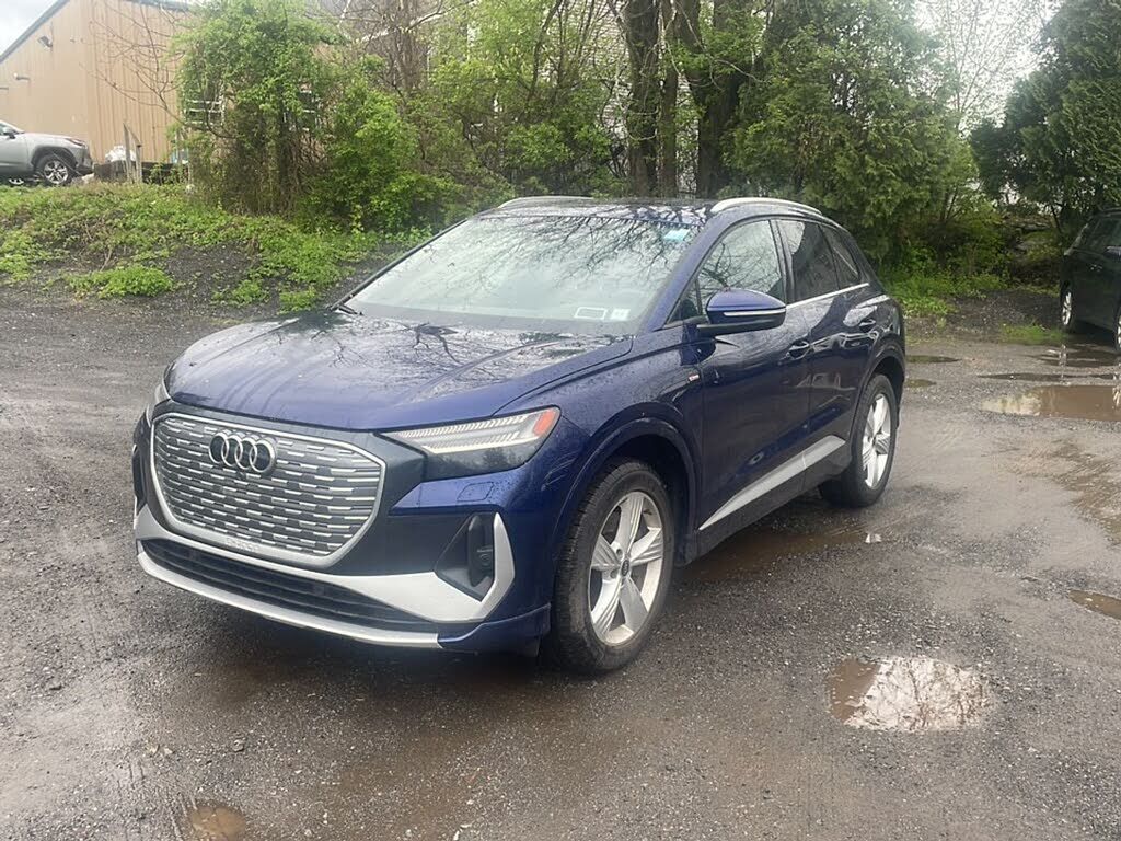 2023 AUDI Q4
