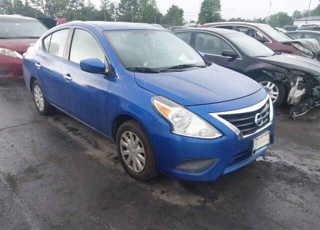 2017 NISSAN Versa
