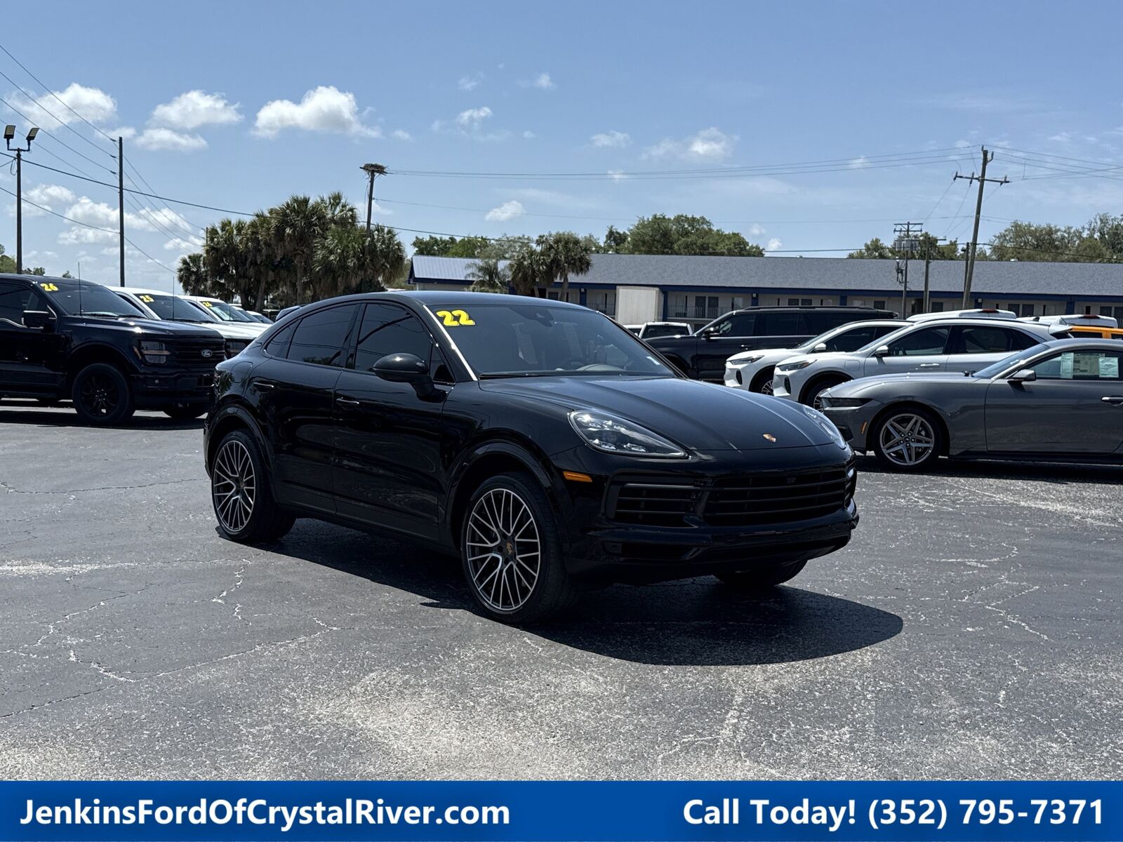 2022 PORSCHE Cayenne