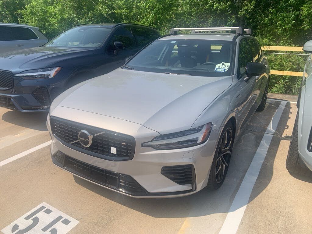 2024 VOLVO V60