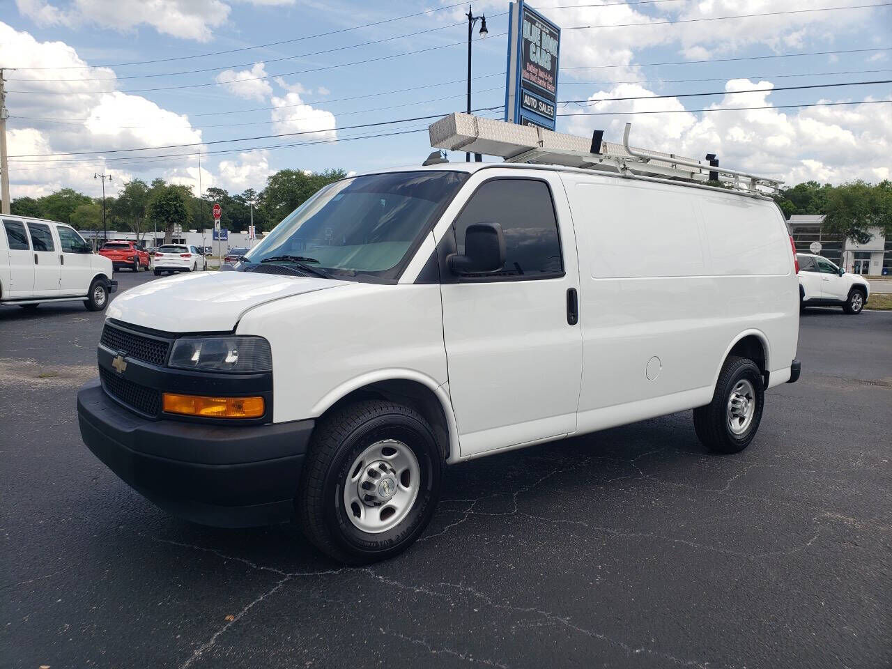 2020 CHEVROLET Express