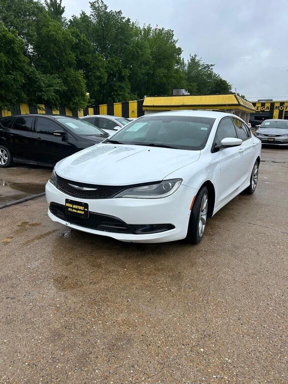 2016 CHRYSLER 200