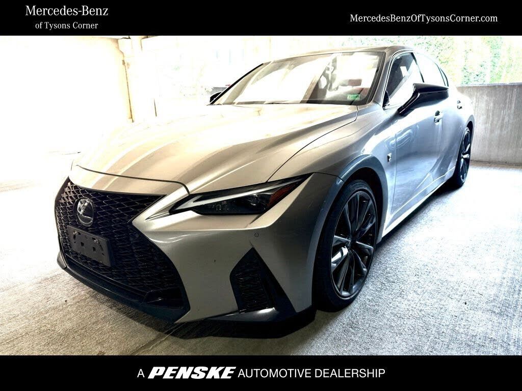 2022 LEXUS IS