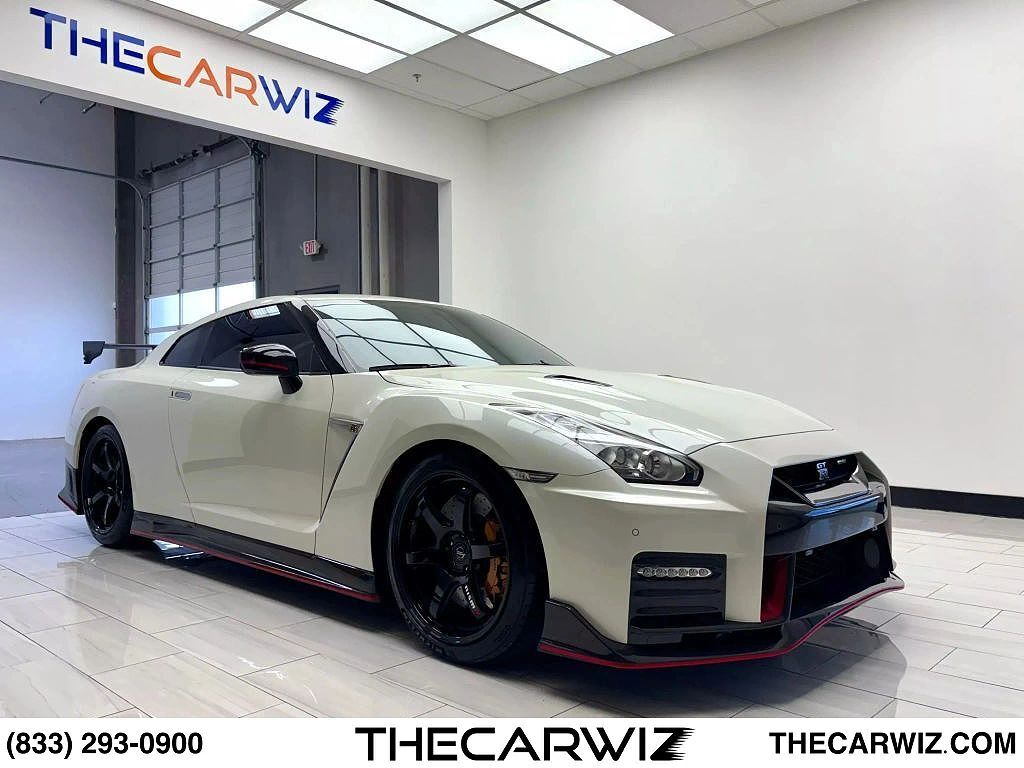 2018 NISSAN GT-R