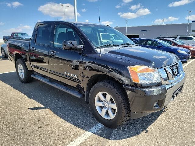 2014 NISSAN Titan